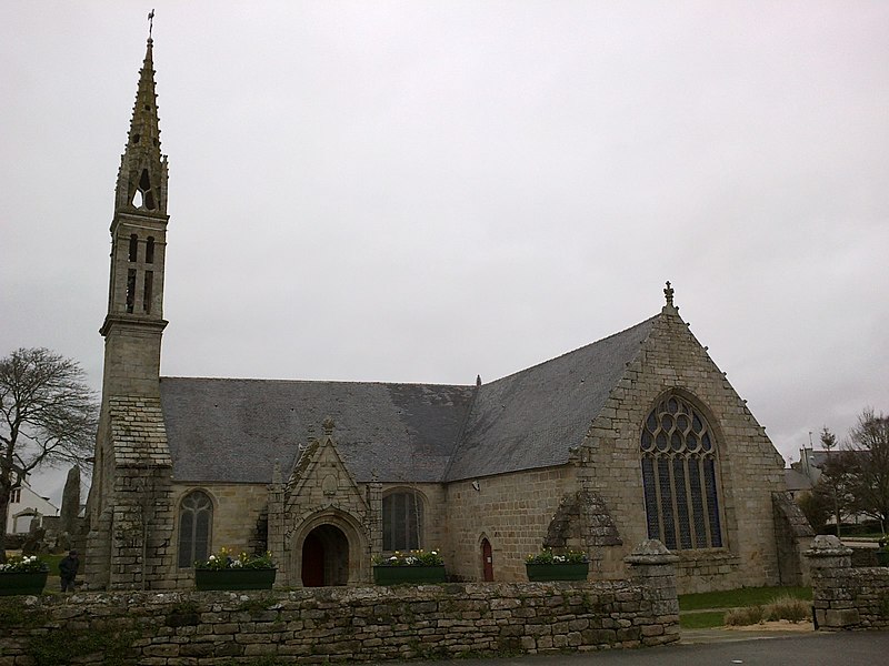 File:Finistere Plozevet Eglise Cote Est - panoramio.jpg