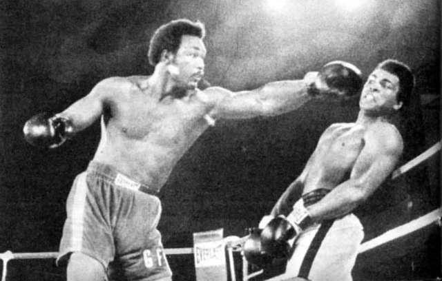 Foreman trying to punch Ali