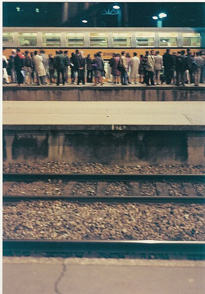 File:Gare Saint-Lazare.1990LWF0058.jpg