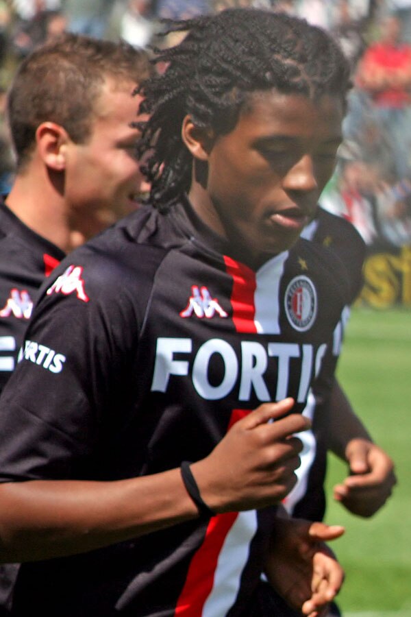 Wijnaldum playing for Feyenoord in 2007