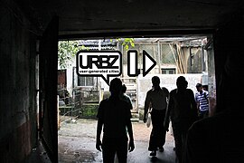 Getting to URBZ- The interesting path (3989651980).jpg