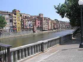 Girona river-street.jpeg