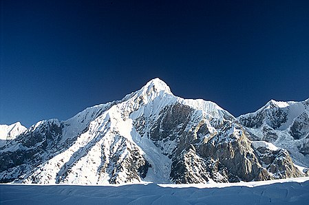 Tập_tin:Gorkiy_Peak_from_South_Inylchek_Glacier.jpg