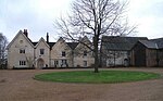 Бывшая часовня к западу от дома Hall Farmhouse