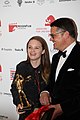 Jasna Fritzi Bauer und Boris Rhein beim Hessischen Film- und Kinopreis 2017