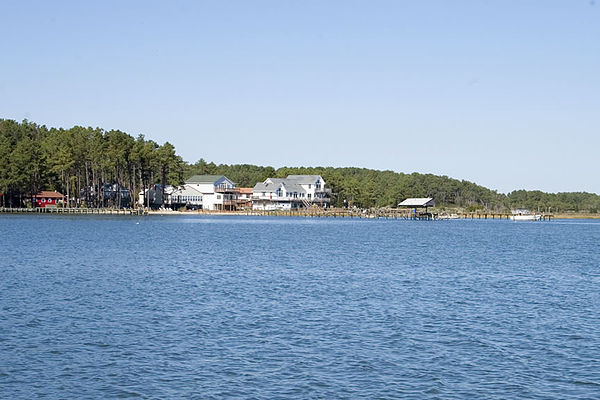 Houses on Horn Harbor in Mathews County