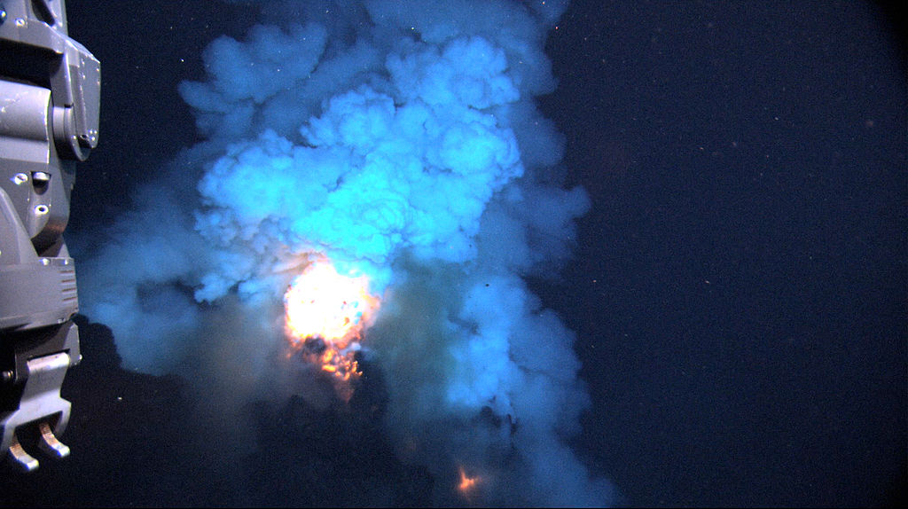 Bildresultat för seafloor volcanoes