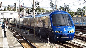 THE ROYAL EXPRESS専用車両の2100系 （2018年1月14日）