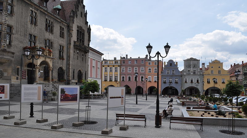 File:Jawor - rynek - Kroton 010.jpg