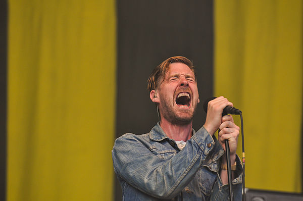 Wilson performing with Kaiser Chiefs in July 2013