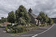 Fillialkirche "Maria Heimsuchung in Ebersberg. Davor die Mariengrotte.