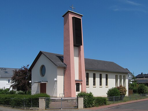 Katholische St. Bonifatius-Kirche Messel