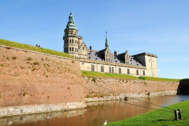 File:Kronborg west side 2009.jpg