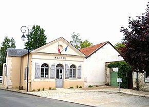 Leigné-sur-Usseau - La mairie.jpg