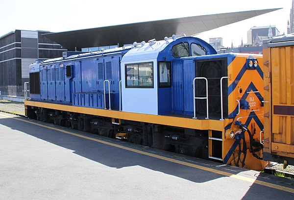 DJ3228 (DJ 1222) preserved in "Southerner Blue" livery at Dunedin in 2017