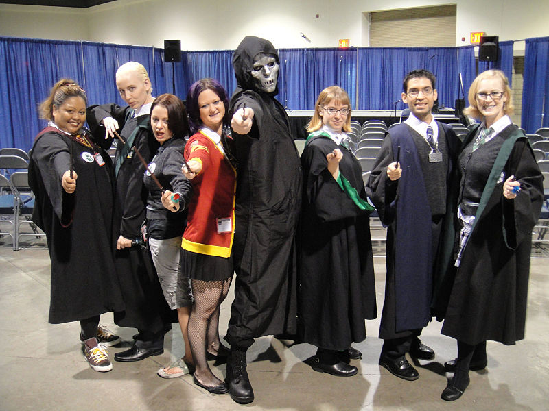 File:Long Beach Comic & Horror Con 2011 - Hogwarts wizards and a Death Eater (6301177381).jpg