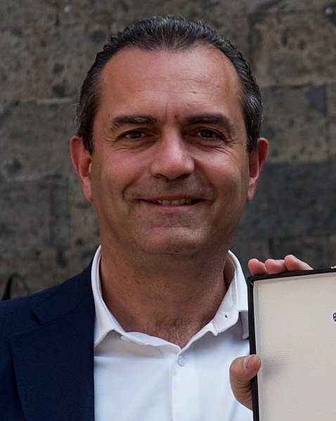 File:Luigi de Magistris (cropped).jpg