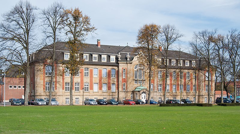 File:Münster, Fürstbischöfliches Schloss, 2011-11 CN-02.jpg