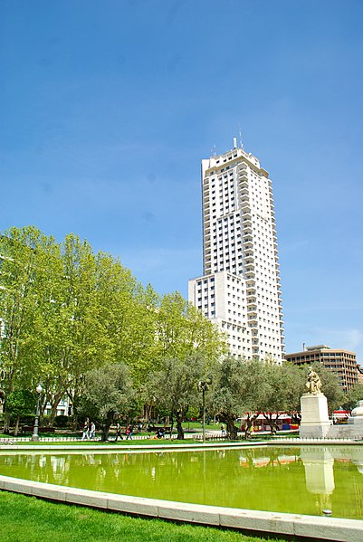 File:MADRID VERDE JARDIN PLAZA DE ESPAÑA VISTA COMENTADA - panoramio - Concepcion AMAT ORTA… (5).jpg