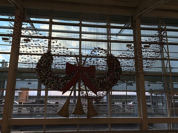 Sculpture at Chicago–Midway