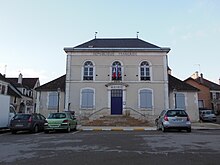 Mairie de Cravant.JPG