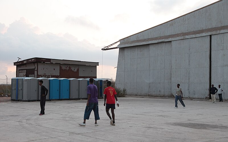 File:Malta-halfar-hangar-toilets-nov2009.jpg