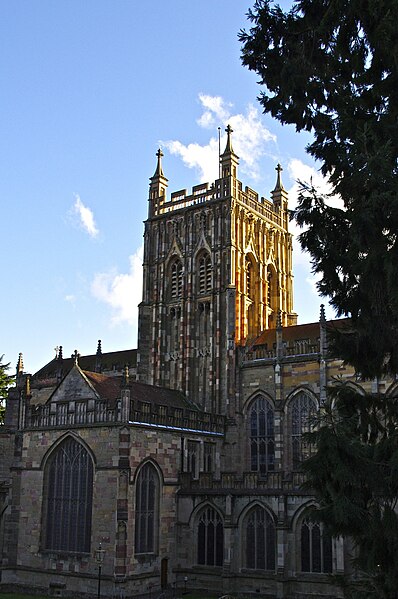 File:Malvern Priory.jpg