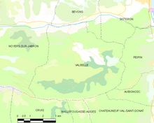 Mappa elementare che mostra i confini del comune, i comuni limitrofi, le zone di vegetazione e le strade