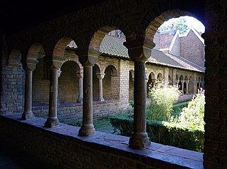 the cloister Mariakerk - Pandhof.JPG