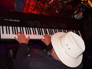 <span class="mw-page-title-main">Max Middleton</span> English composer and keyboardist