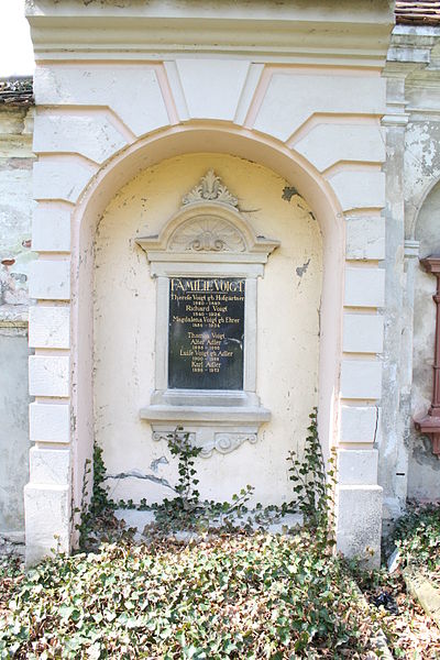 File:MemmingenAlterFriedhof066.jpg