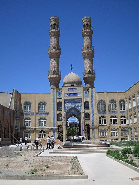 Fichier:Minarets masjed-e-jomeh tabriz.jpg