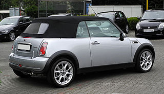 File:Mini Cooper Cabriolet (R52) – Heckansicht, 13. Juni 2011,  Wuppertal.jpg - Wikimedia Commons