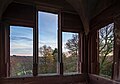 Neunkirchen (Baden) - Minneburg - Palas - Erker - unteres Stockwerk - Fenster mit Blick ins Neckartal