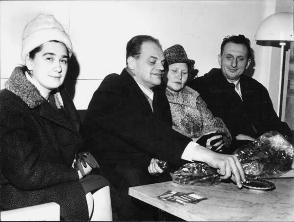 Basov and Prokhorov with wives in Stockholm in 1964