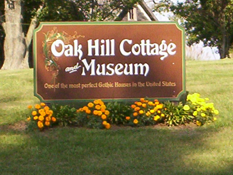 File:Oak Hill Cottage welcome sign.jpg