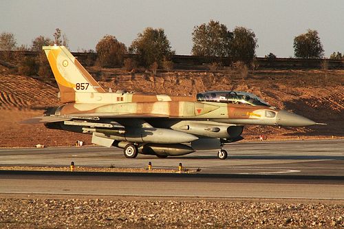 מטוס F-16I של טייסת אבירי הזנב הכתום מתכונן להמראה כדי לתקוף מטרות במסגרת מבצע עופרת יצוקה