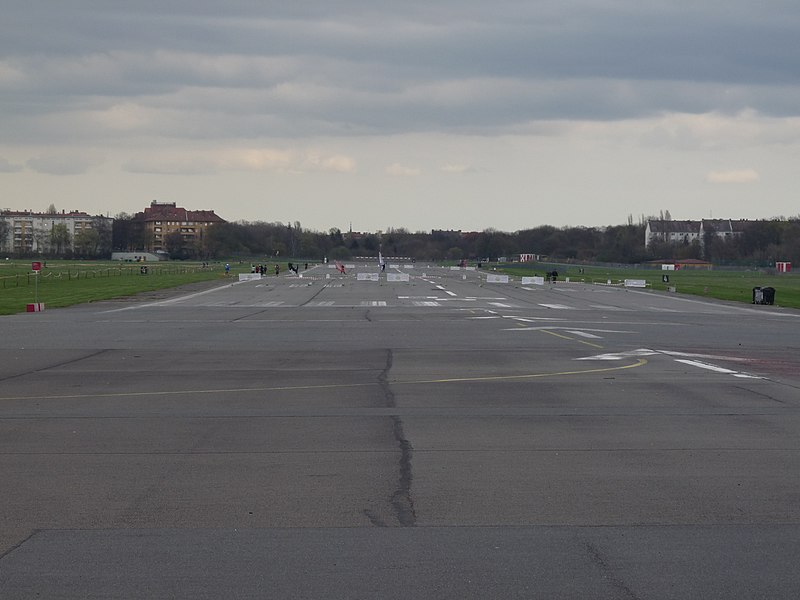 File:Old Tempelhof airport 2016 (3).JPG