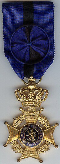 Officier de l'ordre de Léopold II.