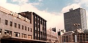 三代目駅舎近景と阪急グランドビル（1979年）