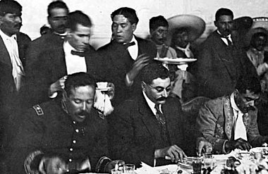Pancho Villa, el presidente provisional Eulalio Gutiérrez y Emiliano Zapata.jpg