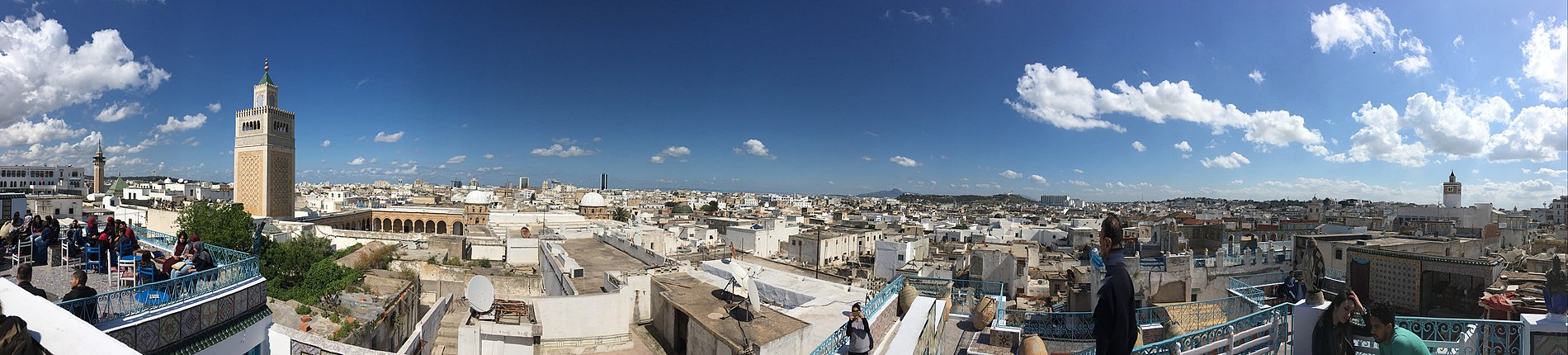 Panorama medina of Tunis- photo panoramique de la médina de Tunis- صورة بانورامية لمدينة تونس العتيقة.jpg