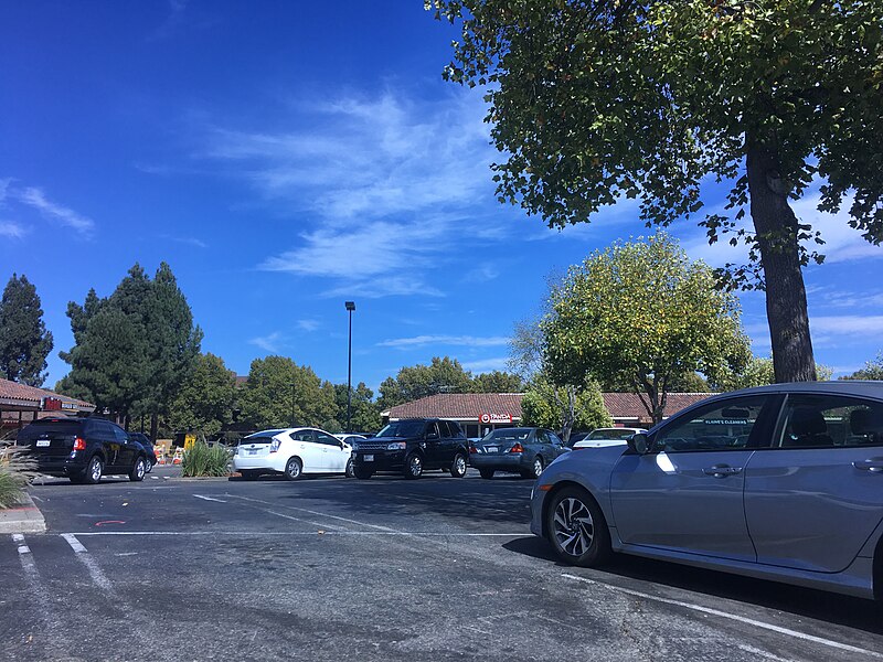 File:Parking Lot, San Ramon, CA 1 2016-09-20.jpg