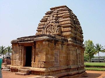 Sukanasa with Shiva Nataraja in Pattadakal, Karnataka