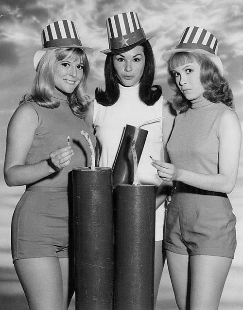 Meredith MacRae, Lori Saunders, and Linda Kaye Henning on Petticoat Junction (1967)