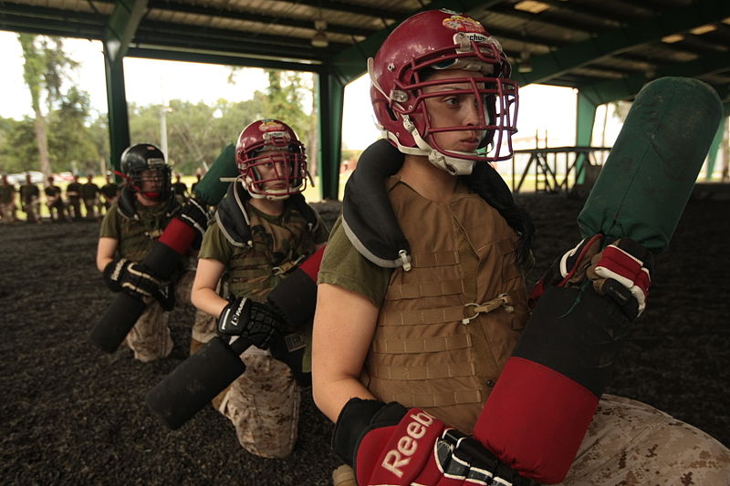 File:Photo Gallery, Marine recruits battle during bayonet training on Parris Island 130821-M-FS592-216.jpg