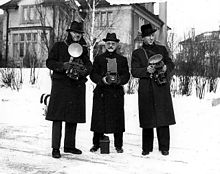 Fotograaf William James en twee van zijn zonen in 1936