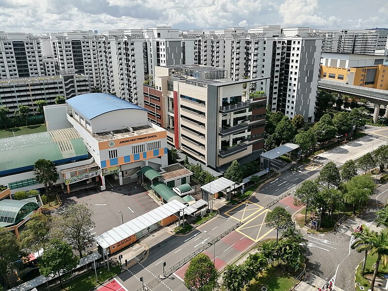 File:Pioneer Polyclinic 050619.jpg