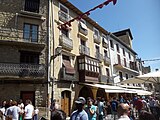 Edifici protegit plaça Carlos III, 25. Festes medievals d'Olite, a la plaça de Carlos III.