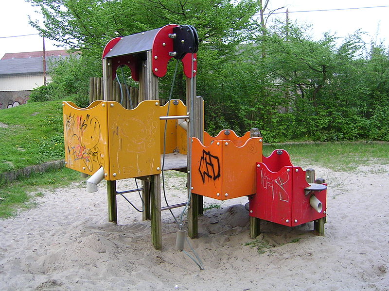 File:Playground 1, bremen 02.JPG